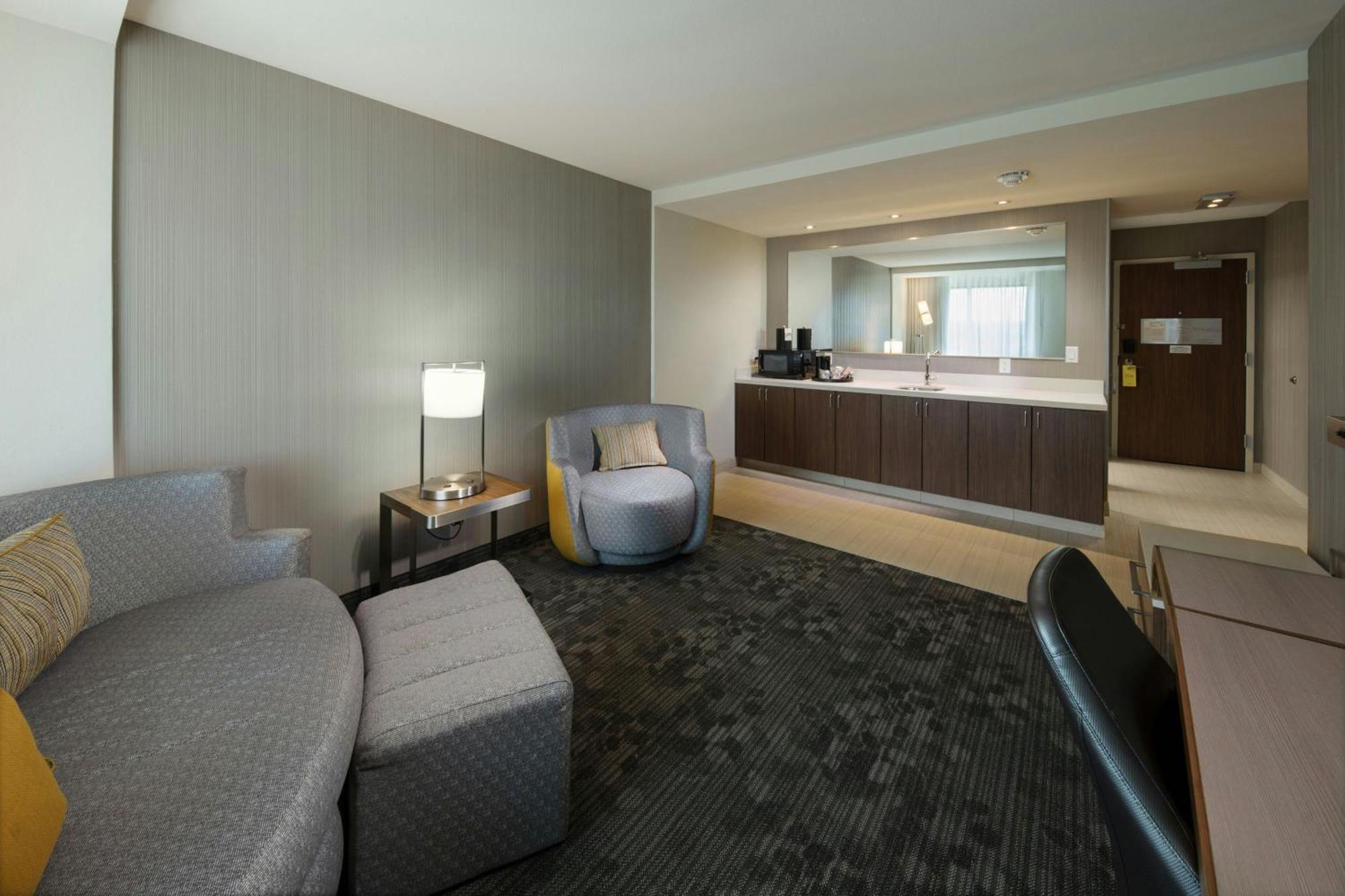 Courtyard By Marriott Расселлвилл Экстерьер фото