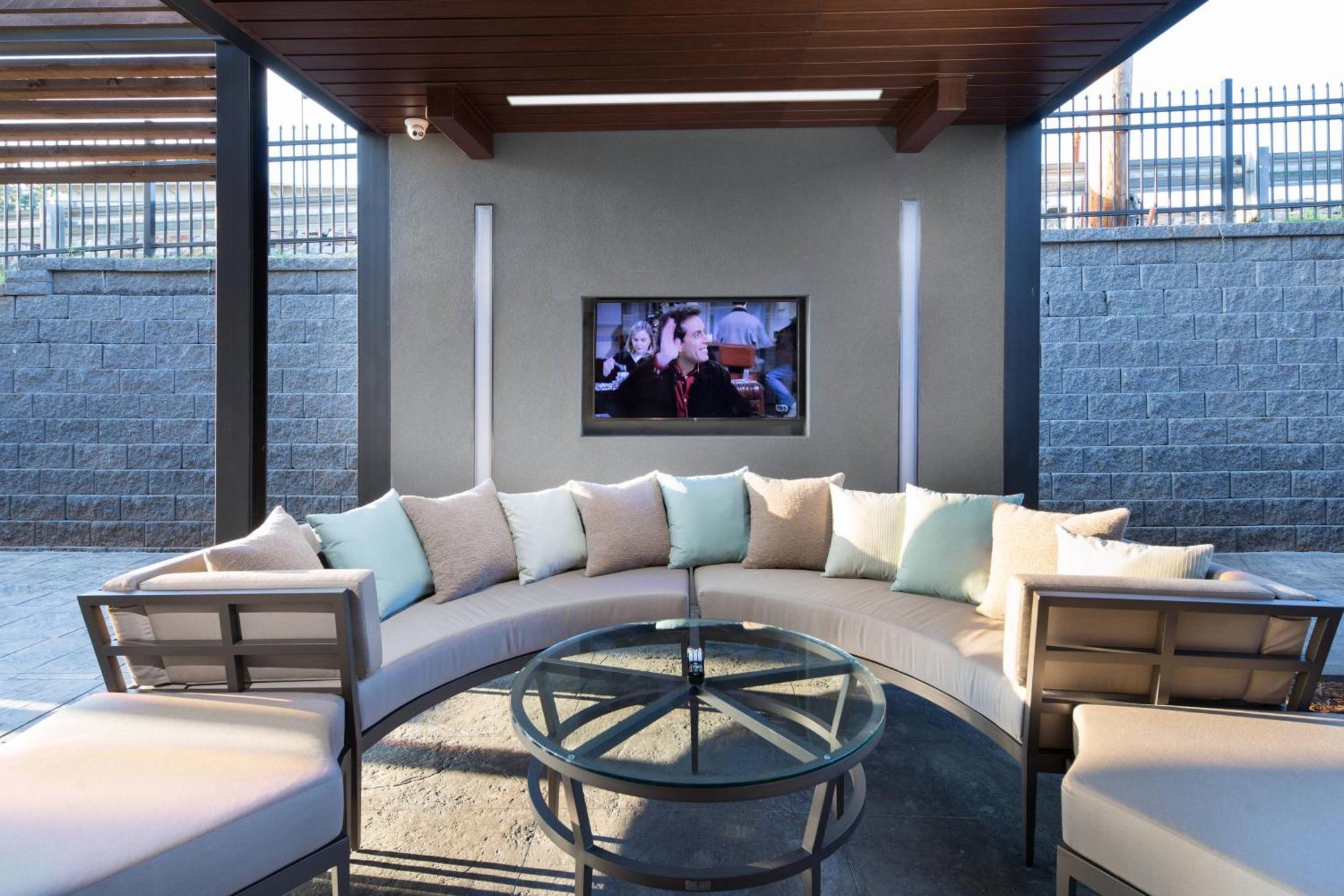 Courtyard By Marriott Расселлвилл Экстерьер фото