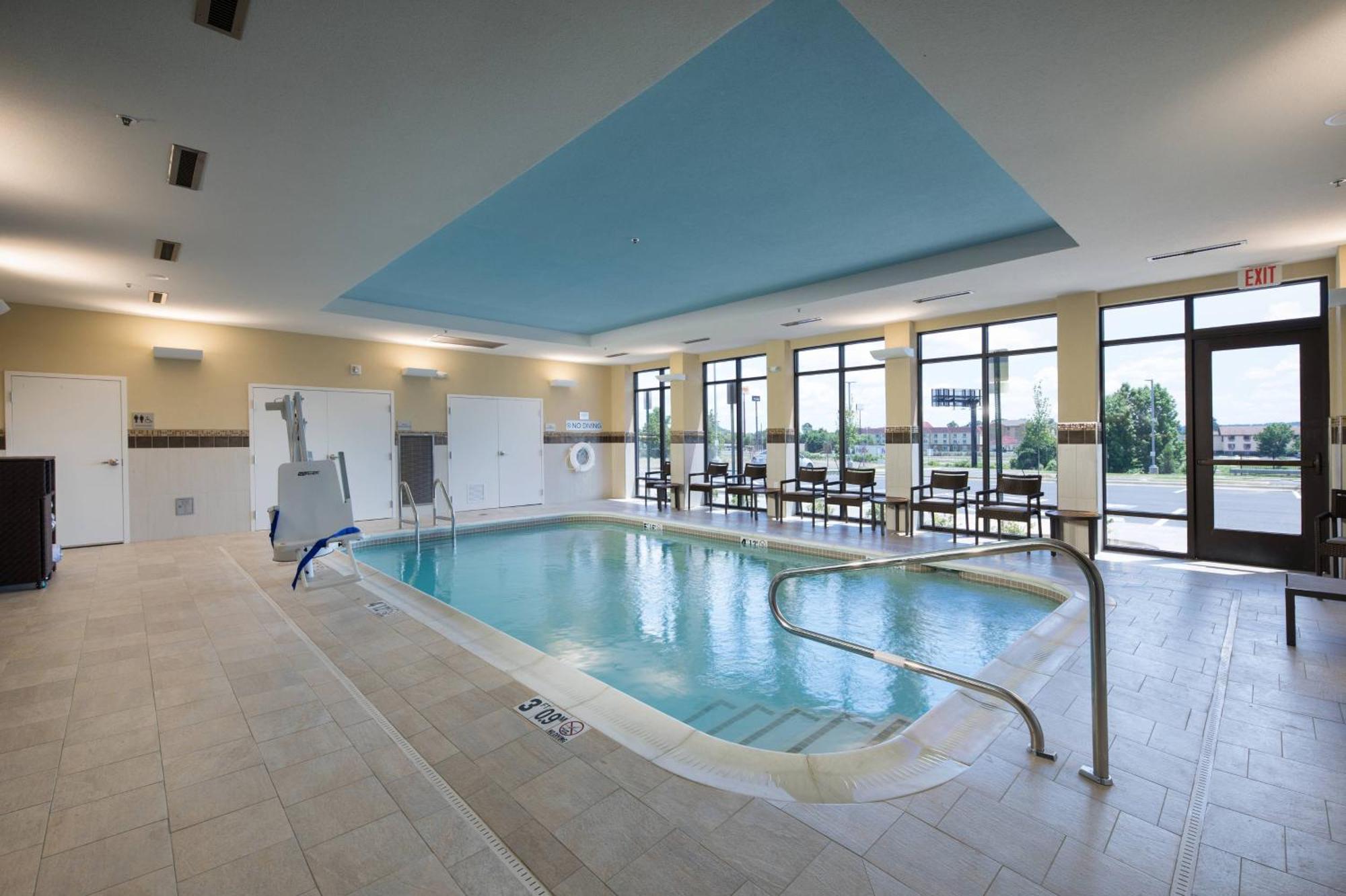 Courtyard By Marriott Расселлвилл Экстерьер фото