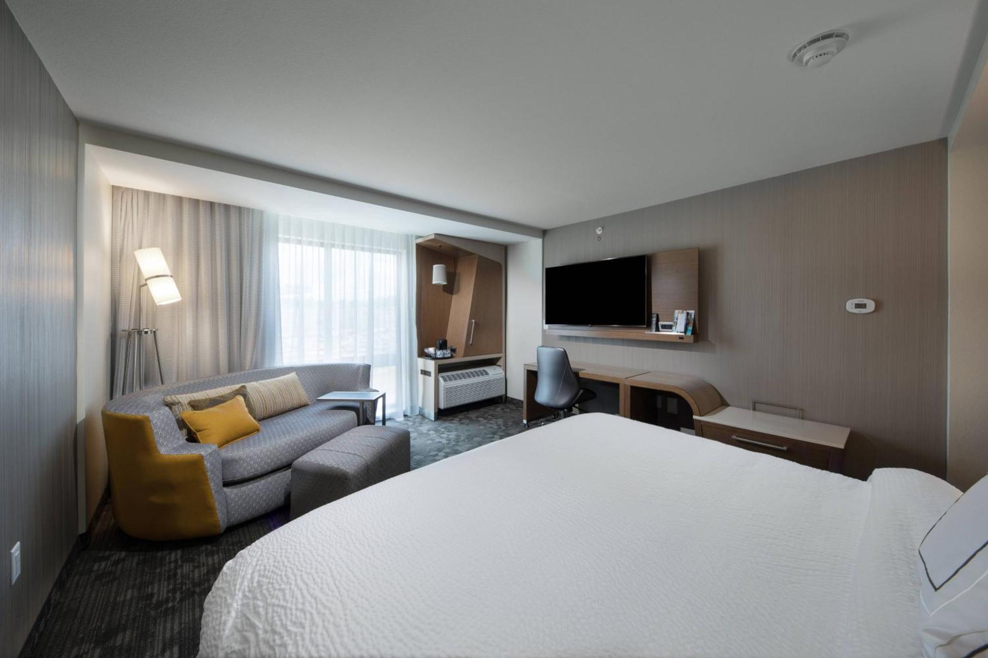 Courtyard By Marriott Расселлвилл Экстерьер фото